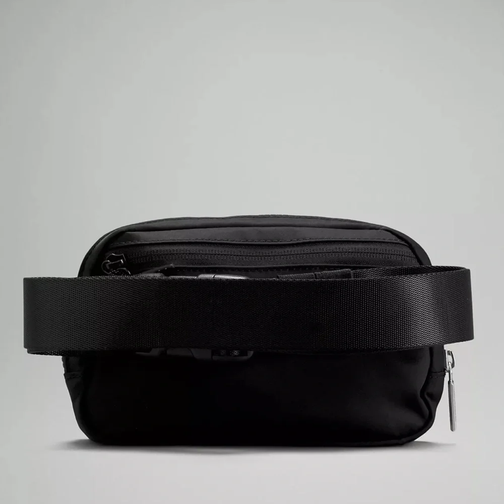 NWT Lululemon Everywhere Belt Bag - Picture 5 of 11